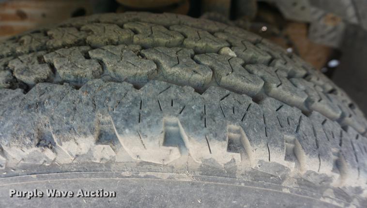 image for item DB6108 2004 Ford F350 Super Duty XL utility bed pickup truck