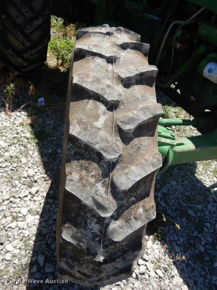 image for item DB8471 2009 John Deere 5065E tractor