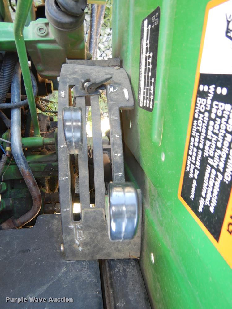 image for item DB8471 2009 John Deere 5065E tractor