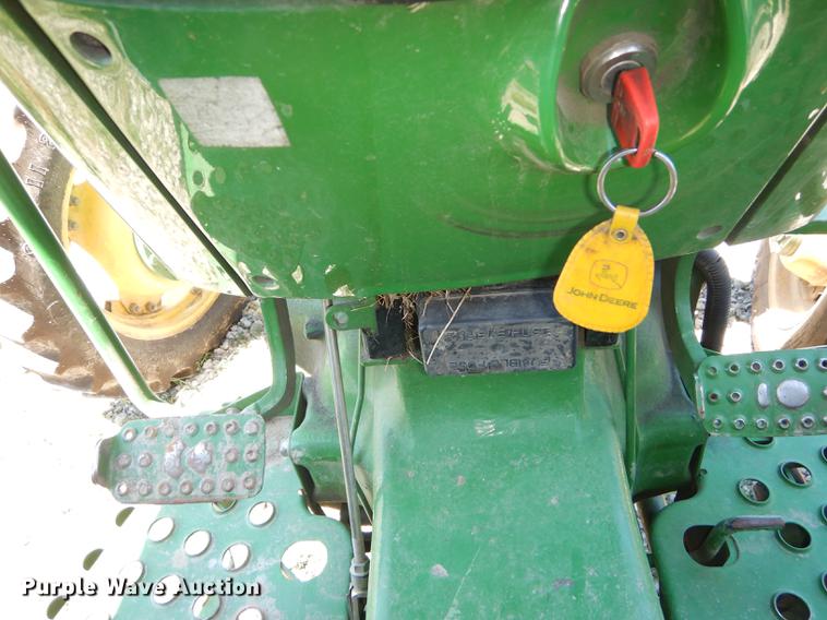 image for item DB8471 2009 John Deere 5065E tractor