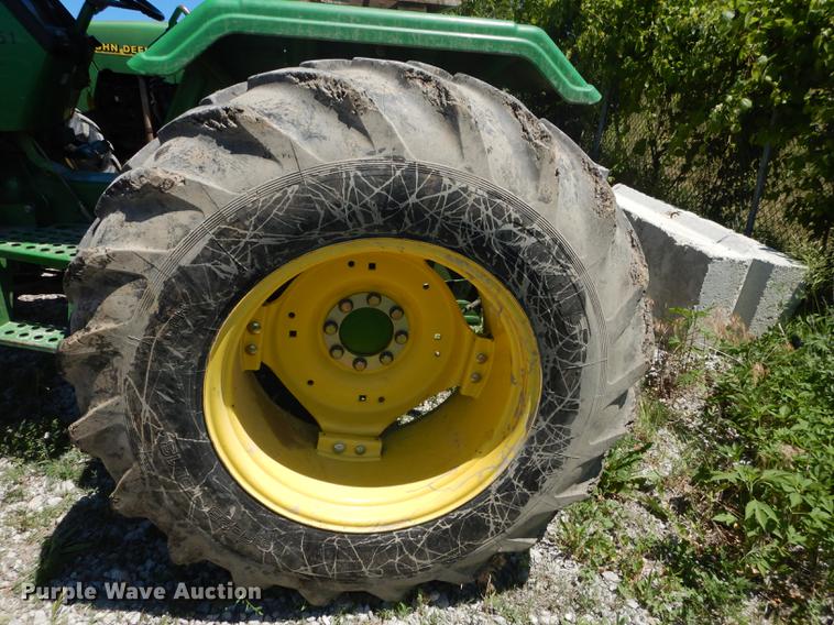 image for item DB8471 2009 John Deere 5065E tractor