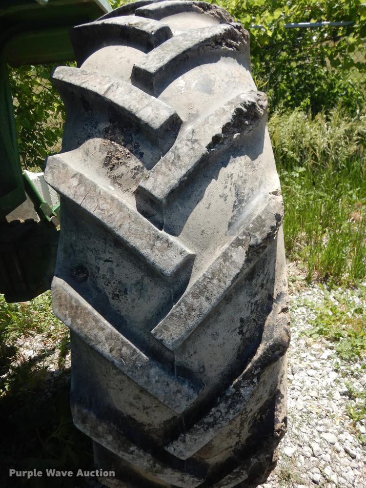 image for item DB8471 2009 John Deere 5065E tractor