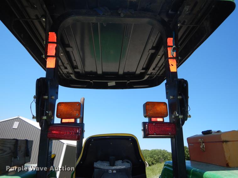 image for item DB8471 2009 John Deere 5065E tractor