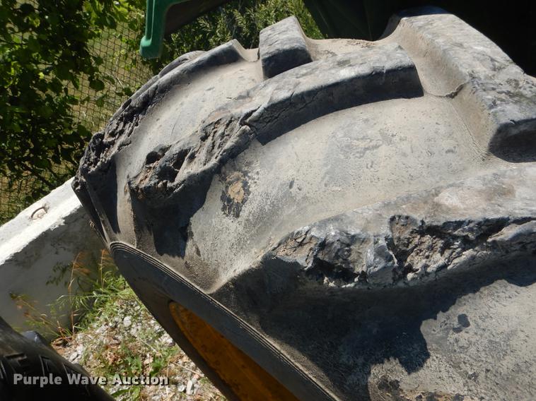 image for item DB8471 2009 John Deere 5065E tractor