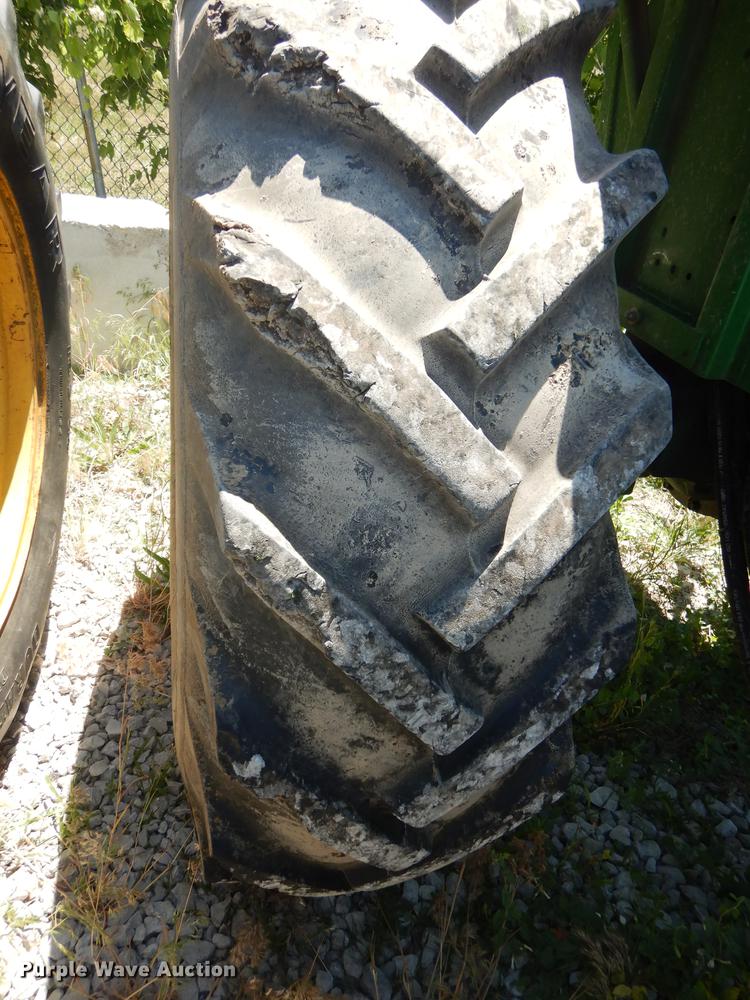 image for item DB8471 2009 John Deere 5065E tractor