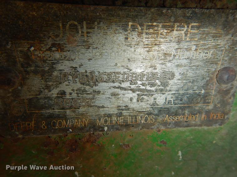 image for item DB8471 2009 John Deere 5065E tractor