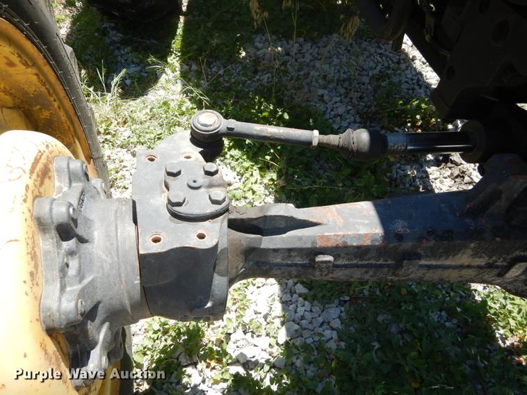 image for item DB8472 1999 John Deere 5310 tractor