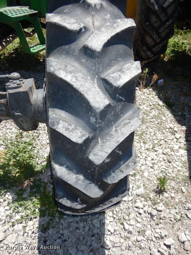 image for item DB8472 1999 John Deere 5310 tractor