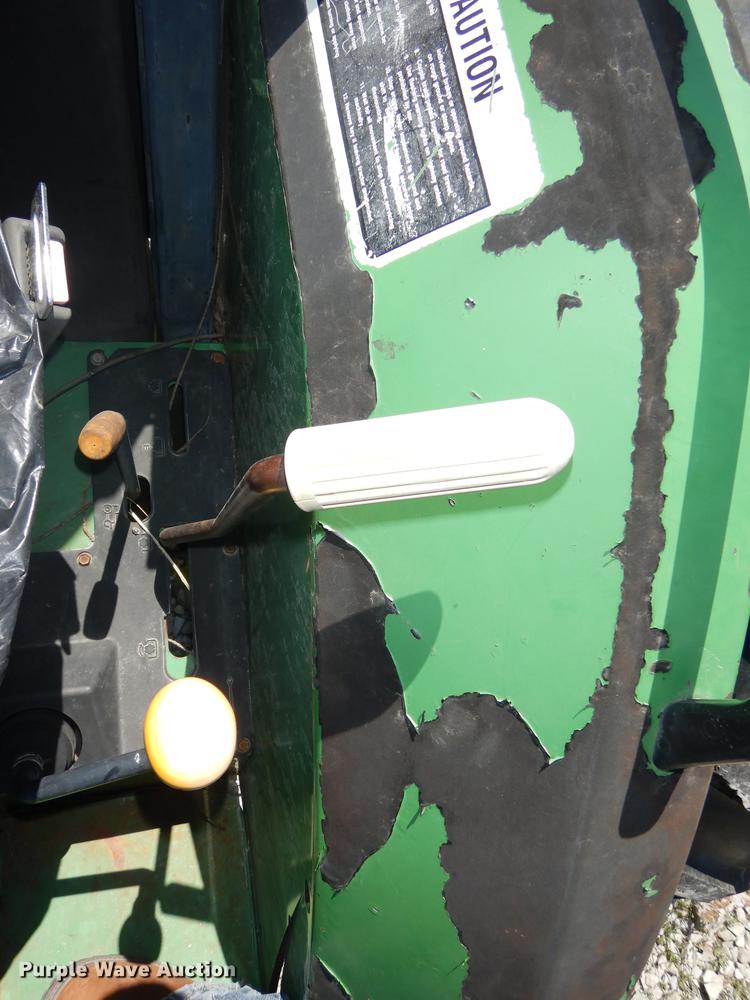 image for item DB8472 1999 John Deere 5310 tractor