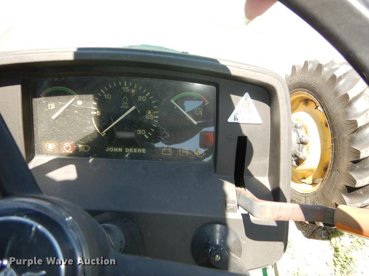 image for item DB8472 1999 John Deere 5310 tractor