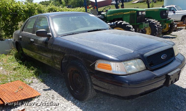 image for item DB8473 2002 Ford Crown Victoria Police Interceptor