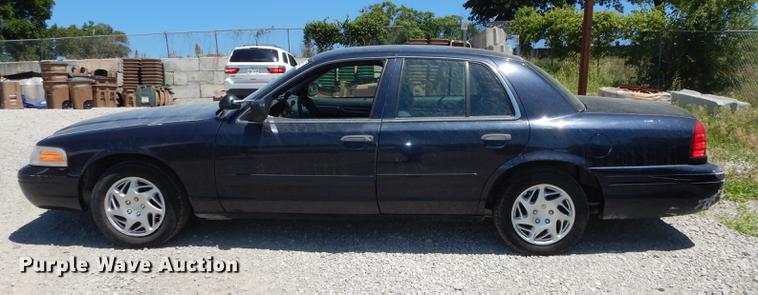 image for item DB8473 2002 Ford Crown Victoria Police Interceptor