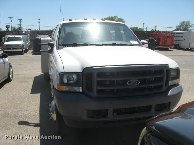 image for item DC2267 2003 Ford F550 Super Duty XL Crew Cab utility truck