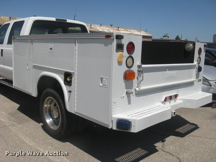 image for item DC2267 2003 Ford F550 Super Duty XL Crew Cab utility truck