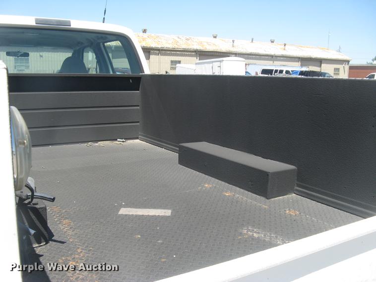 image for item DC2267 2003 Ford F550 Super Duty XL Crew Cab utility truck