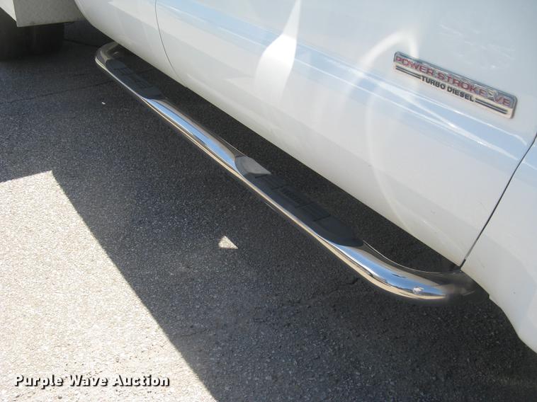 image for item DC2267 2003 Ford F550 Super Duty XL Crew Cab utility truck