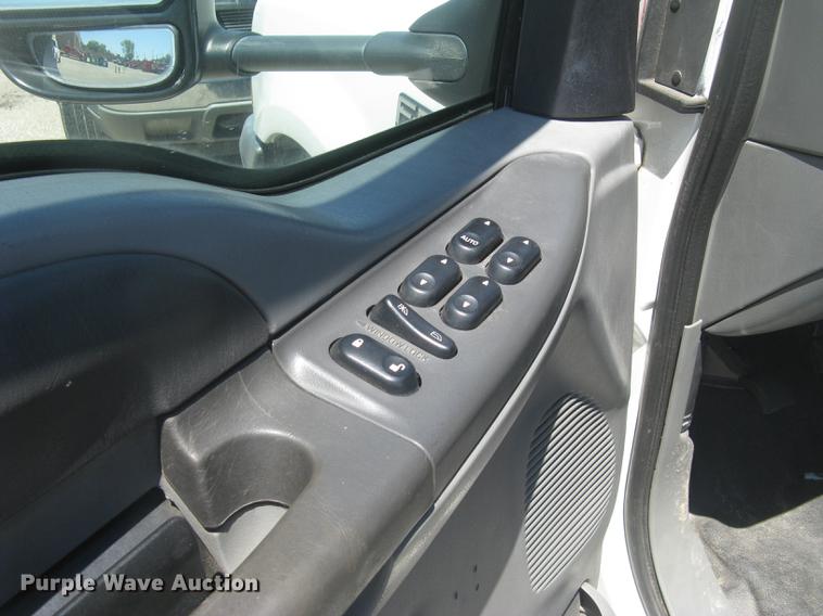 image for item DC2267 2003 Ford F550 Super Duty XL Crew Cab utility truck