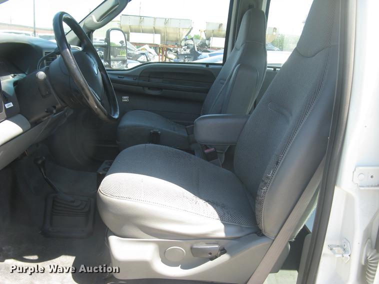 image for item DC2267 2003 Ford F550 Super Duty XL Crew Cab utility truck