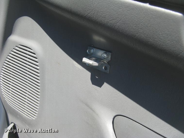 image for item DC2267 2003 Ford F550 Super Duty XL Crew Cab utility truck