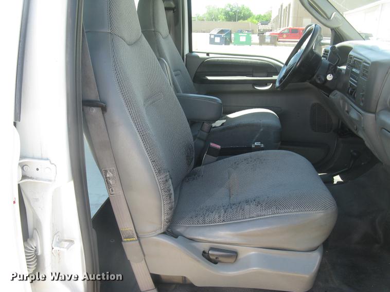 image for item DC2267 2003 Ford F550 Super Duty XL Crew Cab utility truck