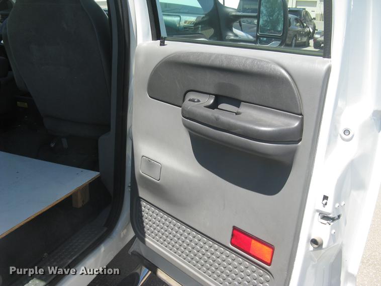 image for item DC2267 2003 Ford F550 Super Duty XL Crew Cab utility truck