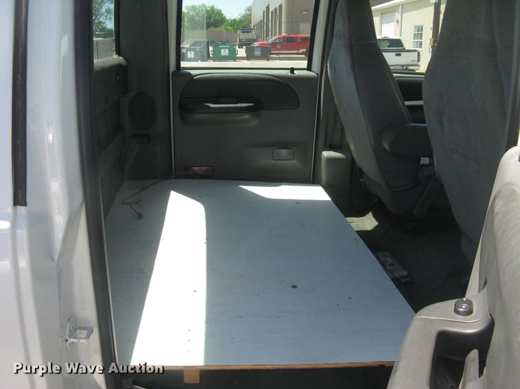 image for item DC2267 2003 Ford F550 Super Duty XL Crew Cab utility truck
