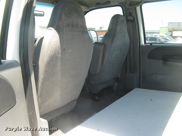 image for item DC2267 2003 Ford F550 Super Duty XL Crew Cab utility truck