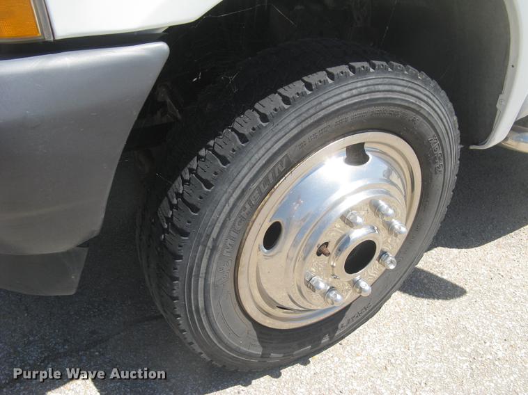 image for item DC2267 2003 Ford F550 Super Duty XL Crew Cab utility truck
