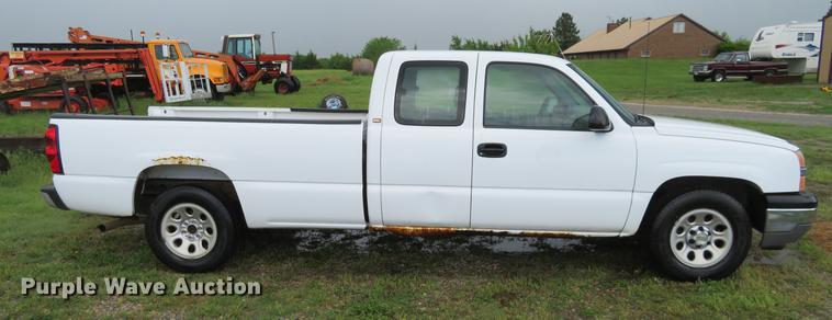 image for item DC2272 2005 Chevrolet Silverado 1500 Ext. Cab pickup truck