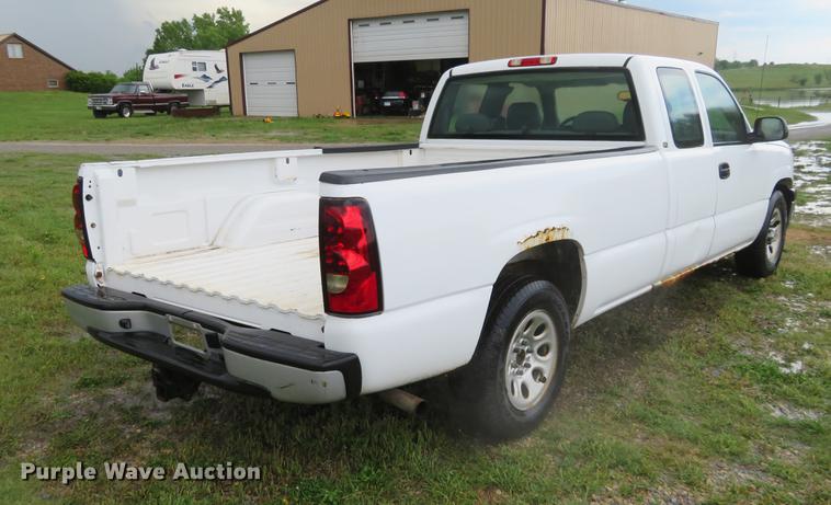 image for item DC2272 2005 Chevrolet Silverado 1500 Ext. Cab pickup truck