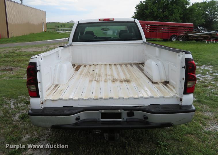 image for item DC2272 2005 Chevrolet Silverado 1500 Ext. Cab pickup truck