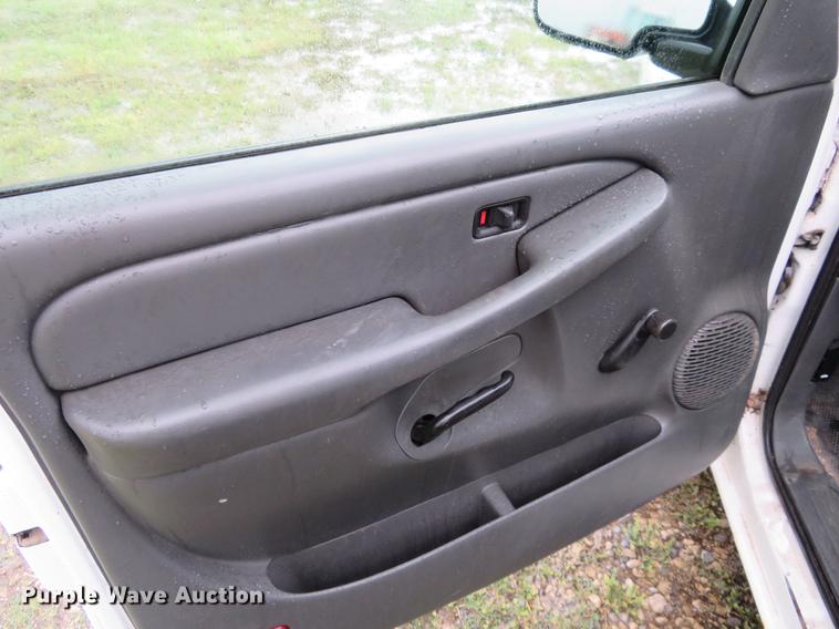 image for item DC2272 2005 Chevrolet Silverado 1500 Ext. Cab pickup truck