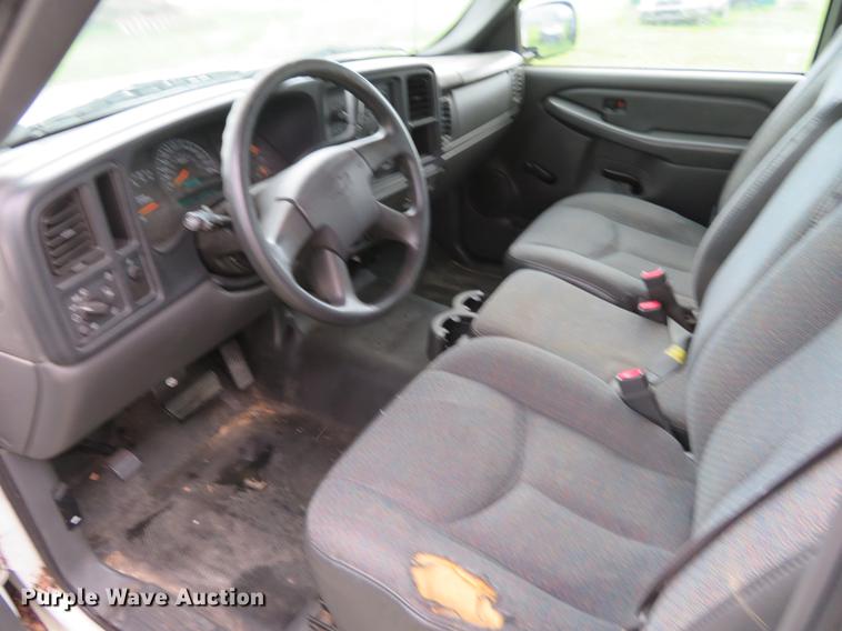 image for item DC2272 2005 Chevrolet Silverado 1500 Ext. Cab pickup truck