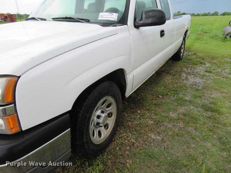 image for item DC2272 2005 Chevrolet Silverado 1500 Ext. Cab pickup truck