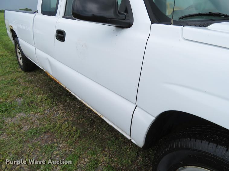 image for item DC2272 2005 Chevrolet Silverado 1500 Ext. Cab pickup truck