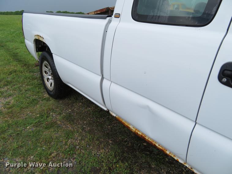 image for item DC2272 2005 Chevrolet Silverado 1500 Ext. Cab pickup truck
