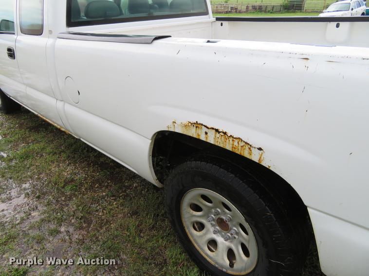 image for item DC2272 2005 Chevrolet Silverado 1500 Ext. Cab pickup truck