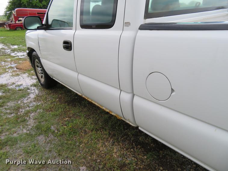 image for item DC2272 2005 Chevrolet Silverado 1500 Ext. Cab pickup truck