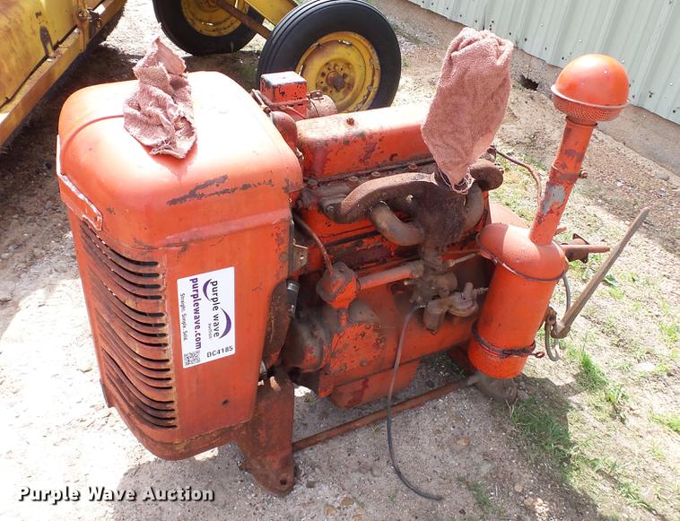 image for item DC4185 International four cylinder gas engine