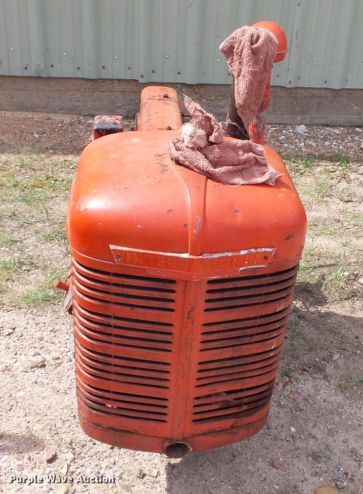 image for item DC4185 International four cylinder gas engine