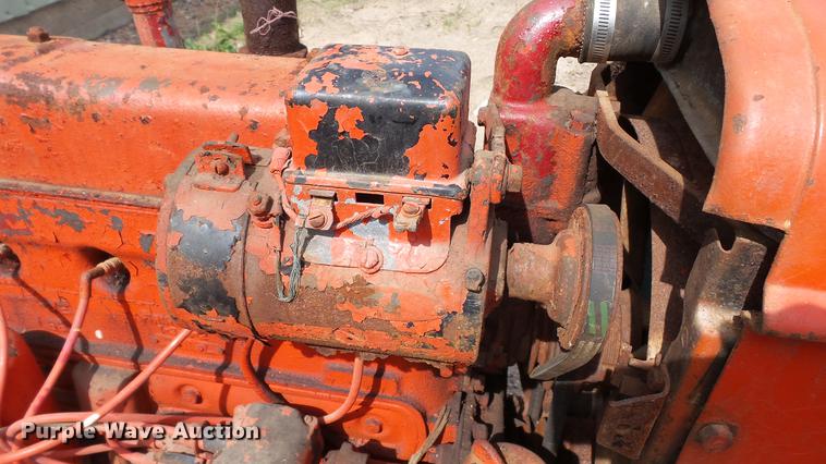 image for item DC4185 International four cylinder gas engine