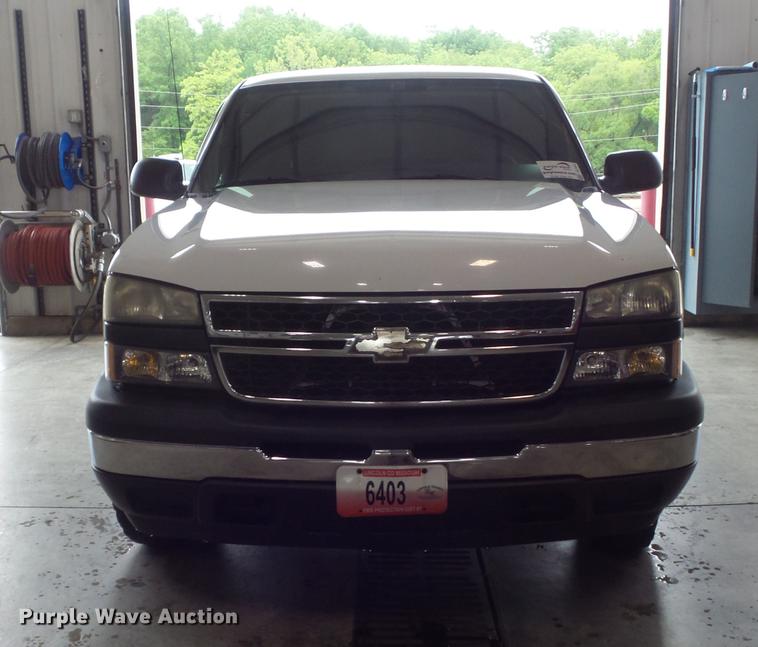 image for item DC7257 2006 Chevrolet Silverado 1500 pickup truck