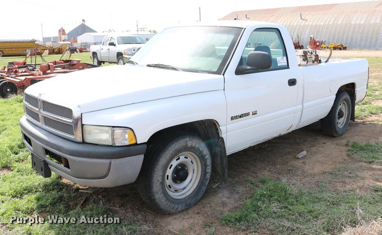 image for item DC7543 2001 Dodge Ram 1500 pickup truck