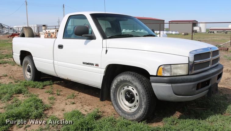 image for item DC7543 2001 Dodge Ram 1500 pickup truck