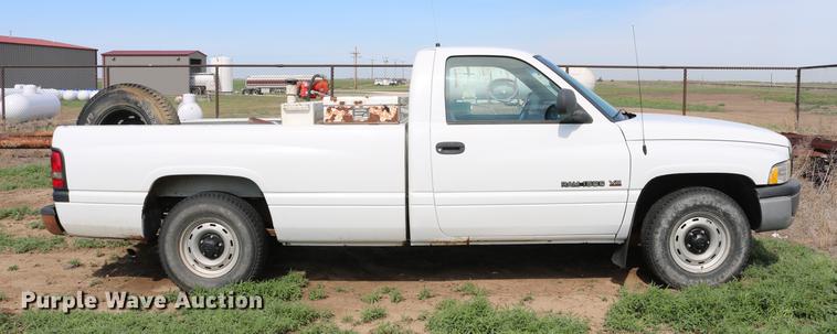 image for item DC7543 2001 Dodge Ram 1500 pickup truck