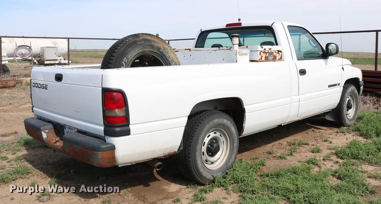 image for item DC7543 2001 Dodge Ram 1500 pickup truck