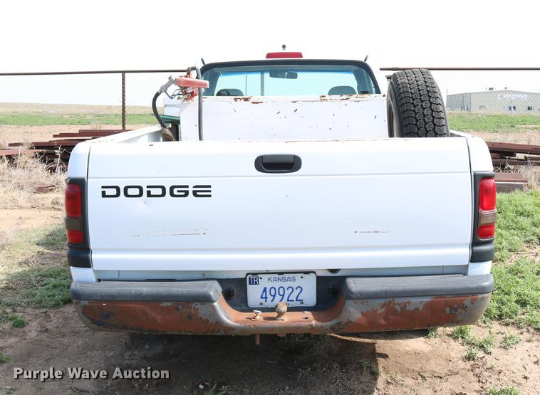 image for item DC7543 2001 Dodge Ram 1500 pickup truck