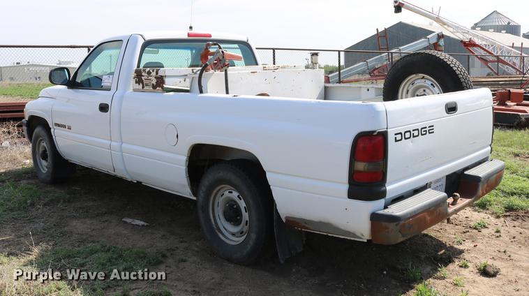 image for item DC7543 2001 Dodge Ram 1500 pickup truck