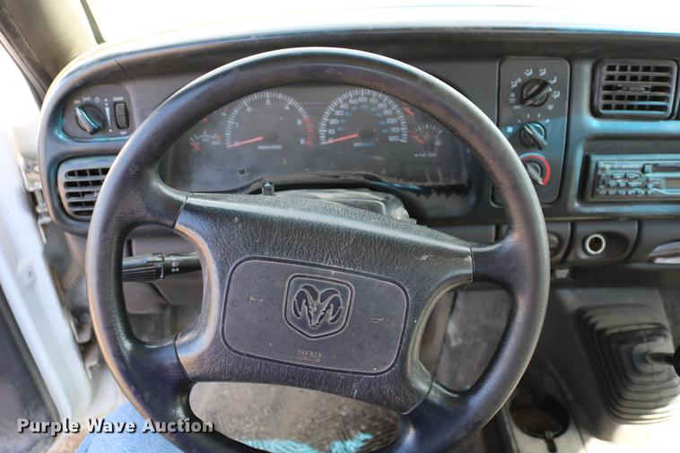 image for item DC7543 2001 Dodge Ram 1500 pickup truck