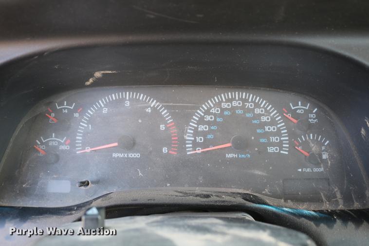 image for item DC7543 2001 Dodge Ram 1500 pickup truck